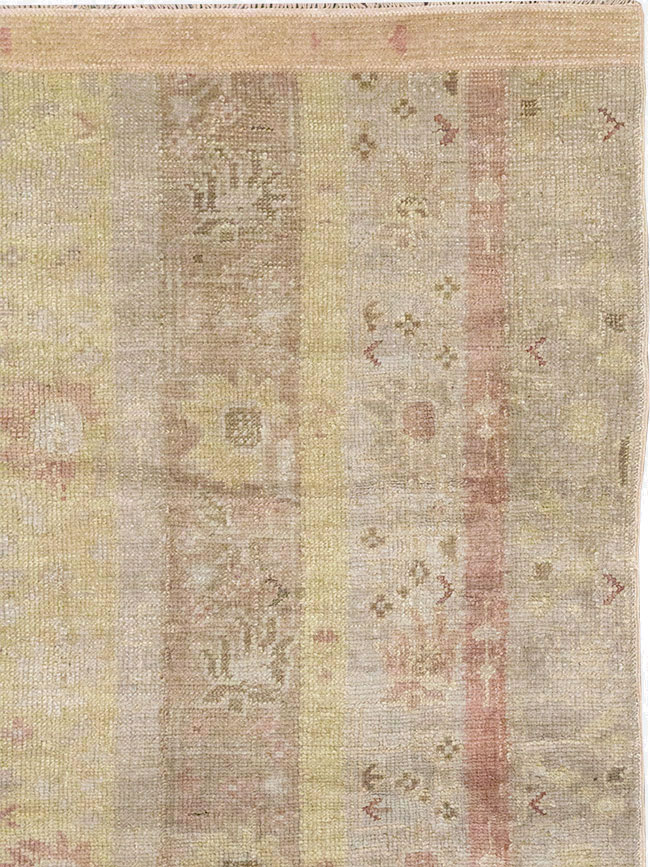 Antique Ghiordes Gallery Rug, No. 16114