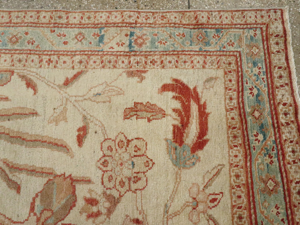 Antique Persian Sultanabad Rug, No.17055 - Galerie Shabab