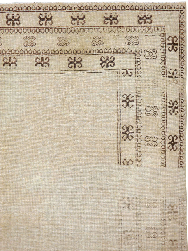 Vintage East Turkestan Khotan Carpet, No.18403 - Galerie Shabab