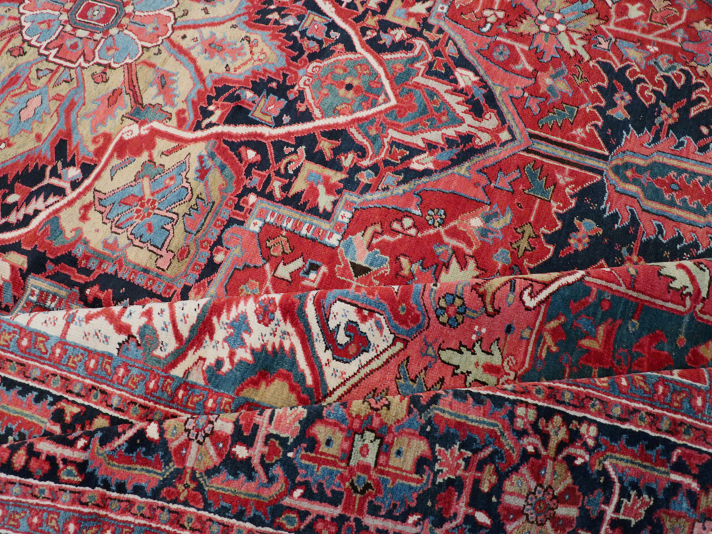 Antique Persian Heriz Carpet, No.27299 - Galerie Shabab
