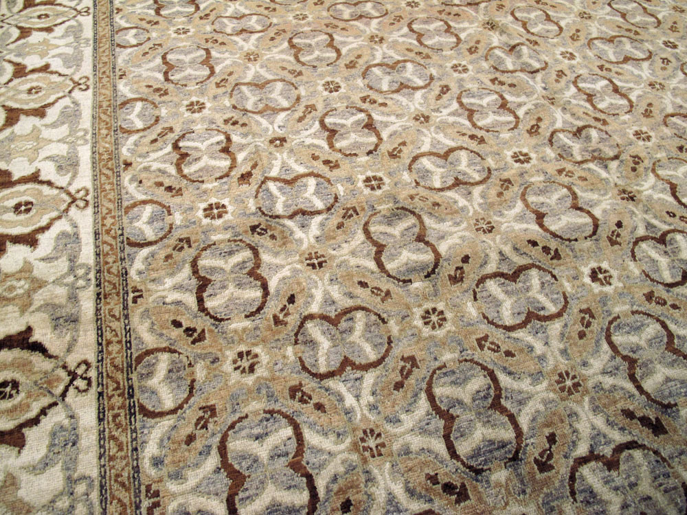 Antique Indian Lahore Room Size Carpet, No. 8258