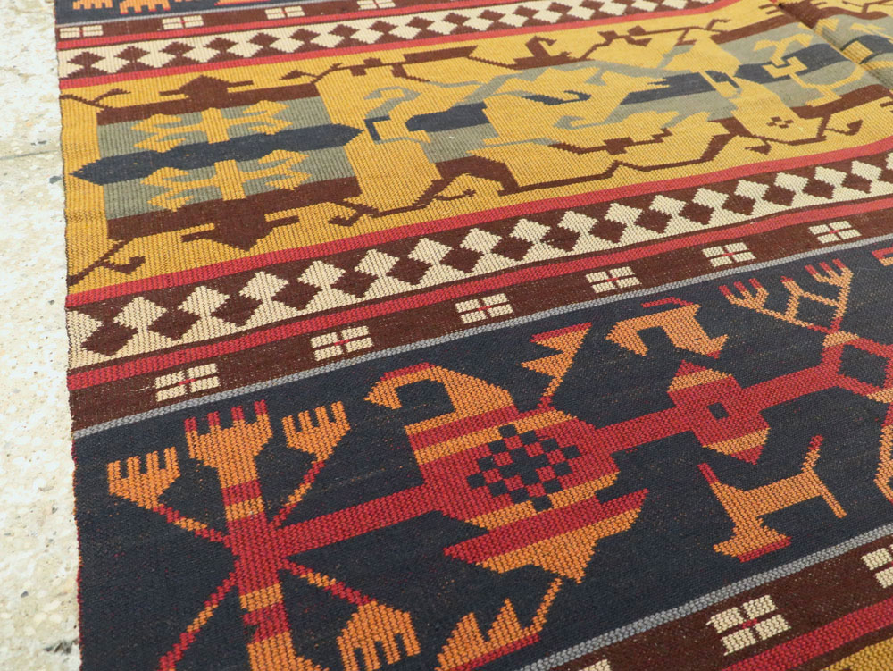 Vintage European Kilim Gallery Carpet, No.9108 - Galerie Shabab